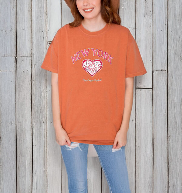 New York Yankees heart pink T-shirt