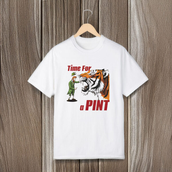 Time for a pint leprechaun vs tiger St Patrick’s Day T-shirts