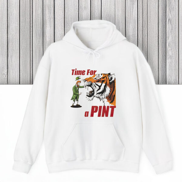 Time for a pint leprechaun vs tiger St Patrick’s Day T-shirts